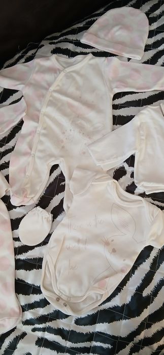 Комплект DKNY бебе 0-3 м нови