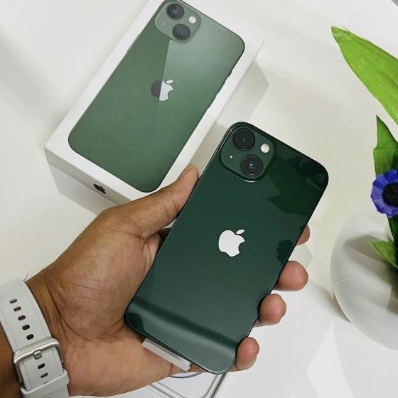 iPhone 13, green