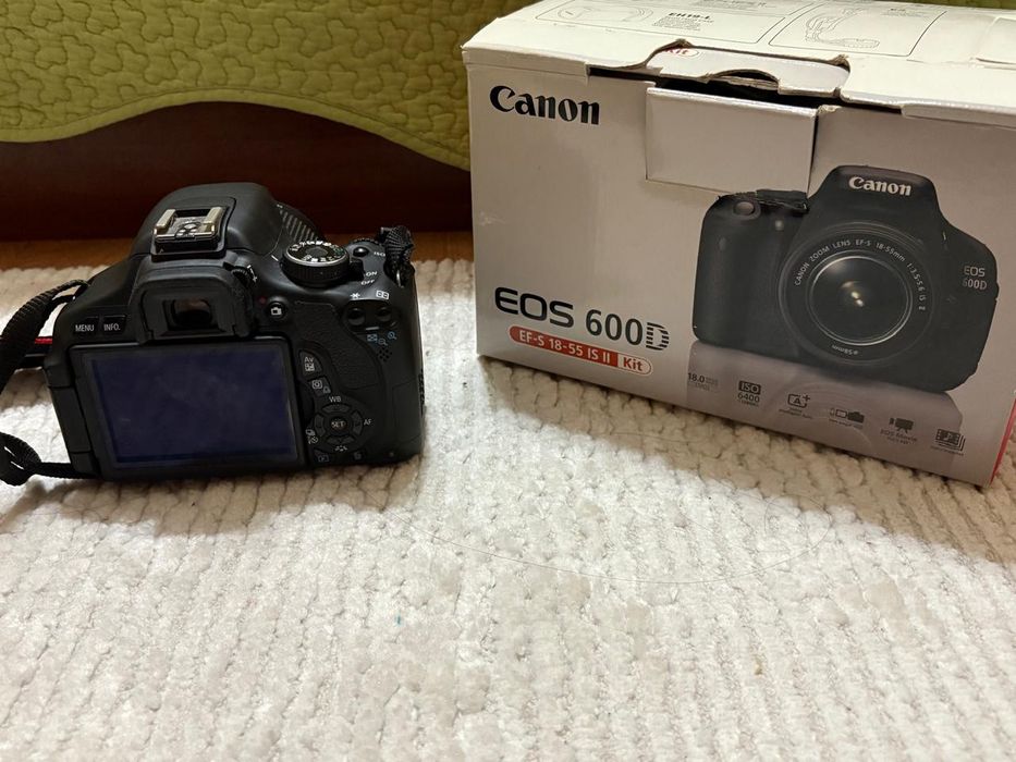 Продам фотоаппарат Canon eos 600D