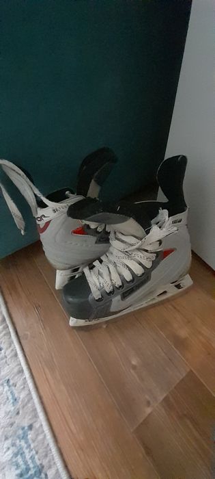 Коньки хоккейные