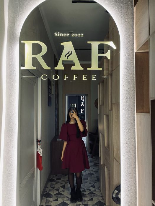 продаются платья