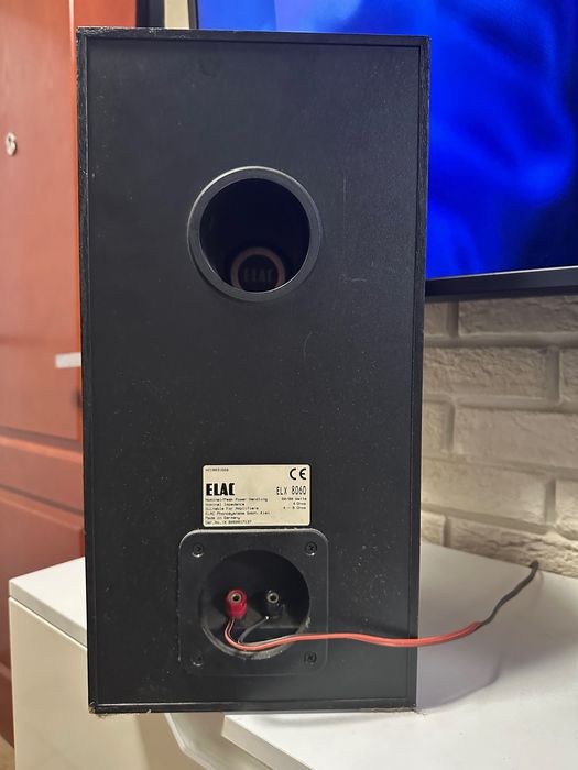 Усилвател с колони и субуфер