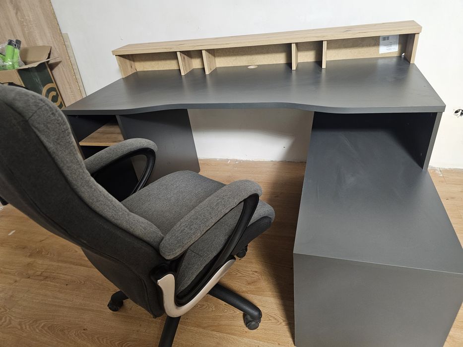 Birou Momax stare perfectă ca nou