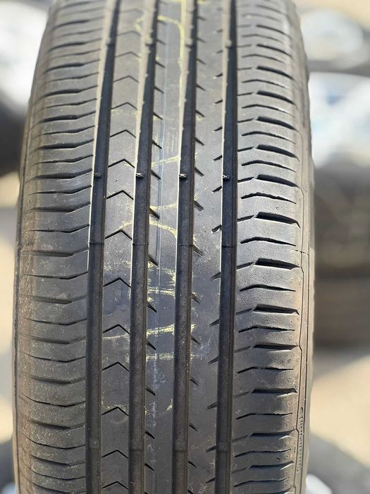 Летни гуми 235 55 17 две от гумите са Continental и Michelin