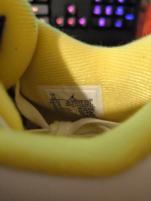 Nike Air Jordan 4 Vivid Sulfur 43