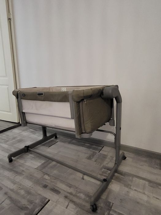 Patut bebelusi Chicco next to me