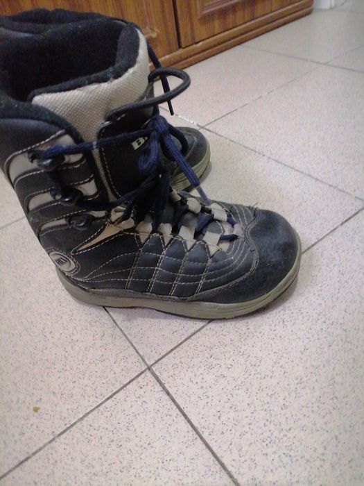 Продам детские ботинки для сноуборда.