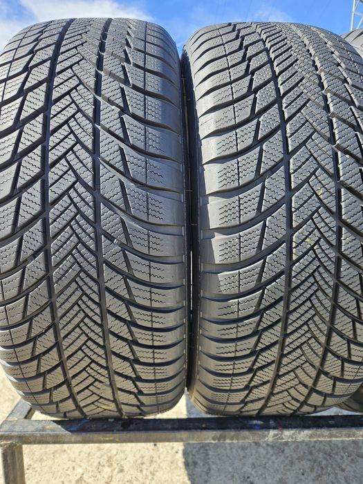 Vând 4 anvelope iarna 225/55r18 225/55/18 BRIDGESTONE