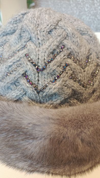Продам шапку ( вязка+норка)