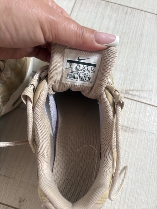 Air Nike marimea 36,5si marimea 39