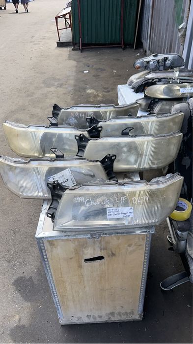 Фары на Mitsubishi Chariot