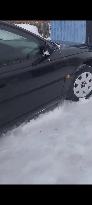 Продам срочно 8автомобиль Опель 2000года,  Михаил