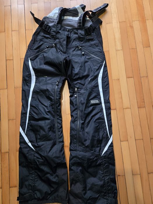 Страхотен дамски ски екип