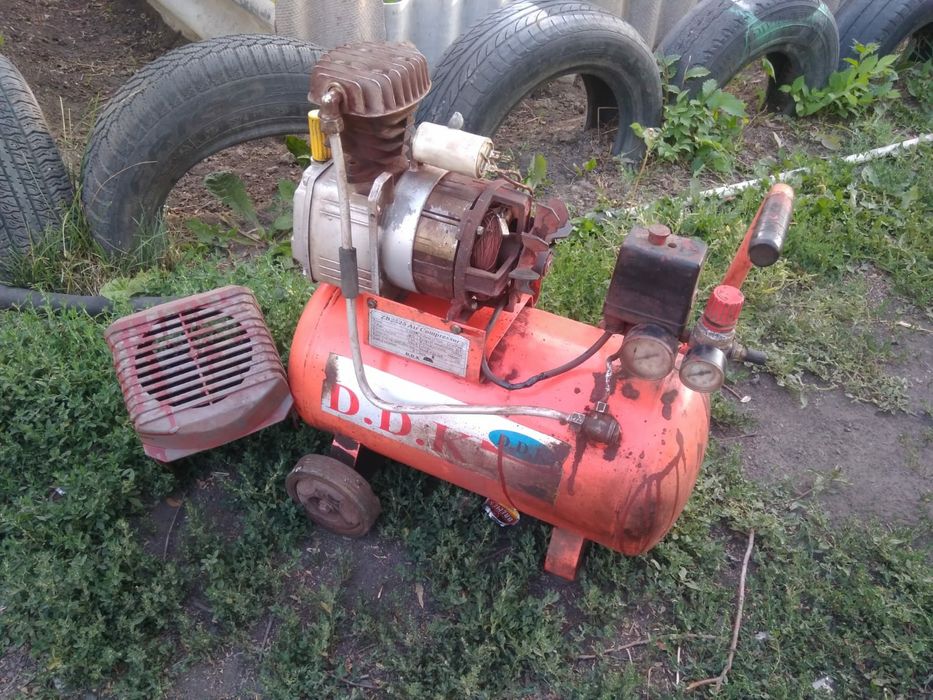 Компрессор воздушный СССР  продам