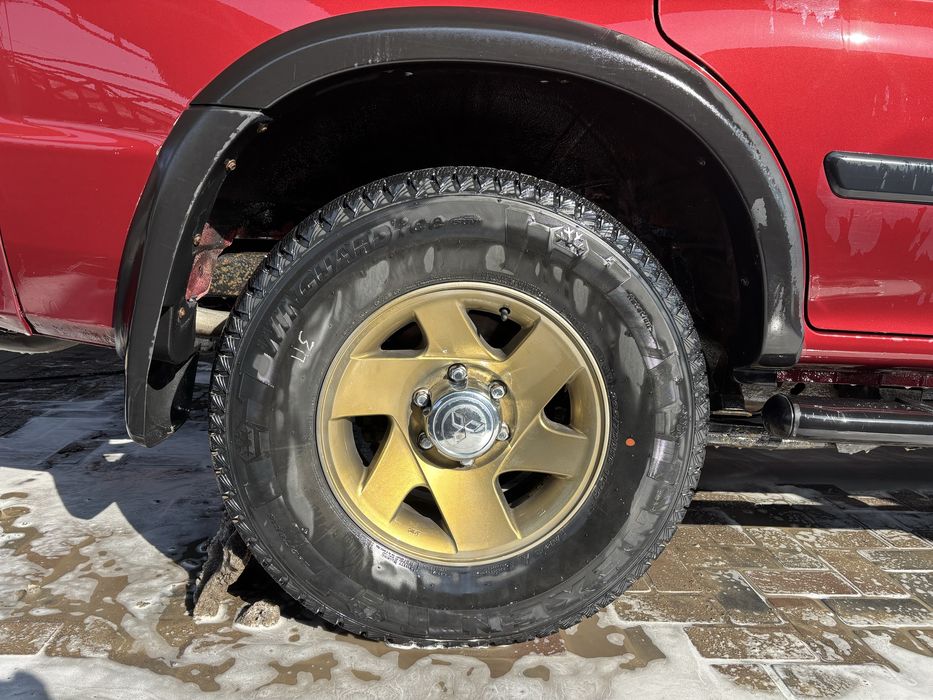 Шины с дисками от Монтеро Спорт