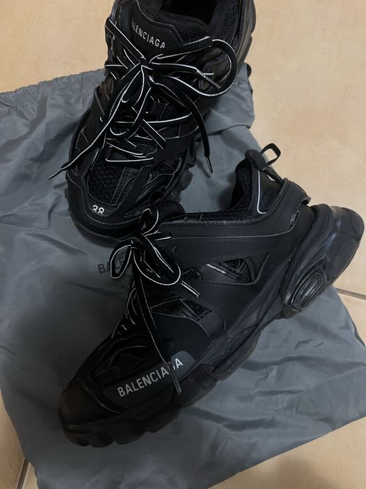 Дамски обувки balenciaga track и adidas superstar
