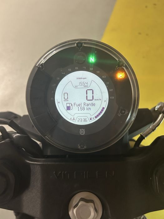 Husqvarna Vitpilen 401 cumpărată nouă în mai 2023, doar 1.554 km