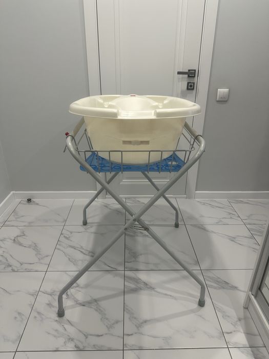 Детская ванночка на подставке