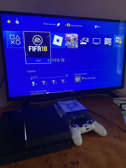 Playstation 4 + 2 джоистика