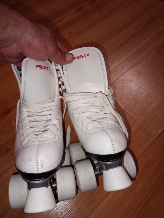 Продавам ролкови кънки freesport