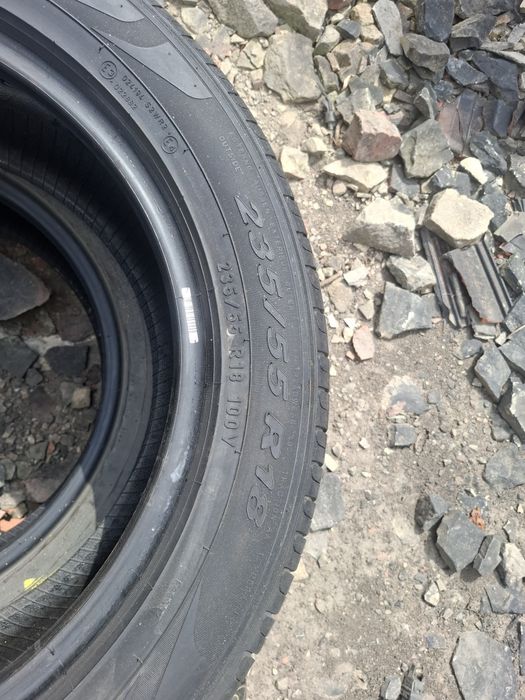 Vand 2 anvelope 235 55 18 pireli de vara bune