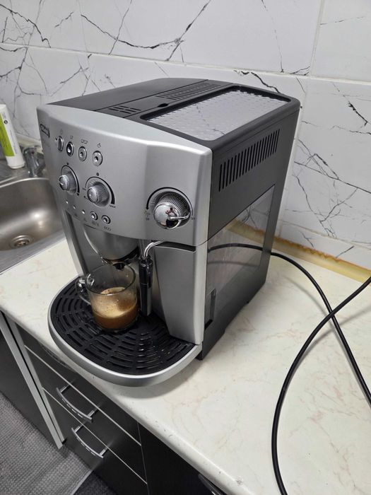 Espressor Automat DeLonghi Magnifica ESAM4200.S Aparat cu Cafea Boabe