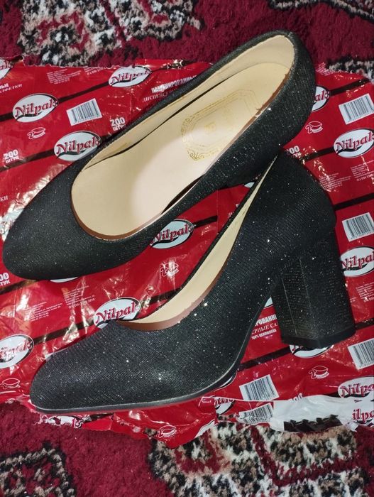 Туфли сотилади янги