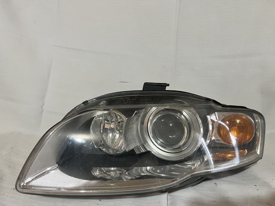 Set faruri xenon Audi A4 b7