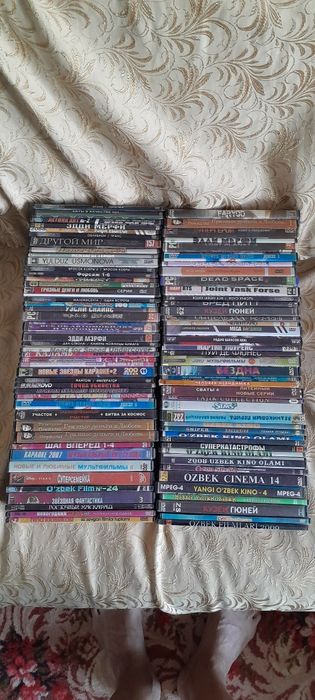 Продам Кассеты и диски