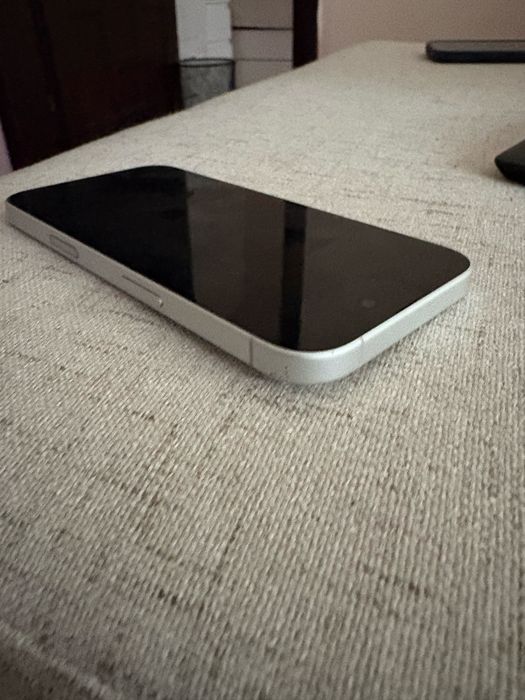 Продавам iphone 16
