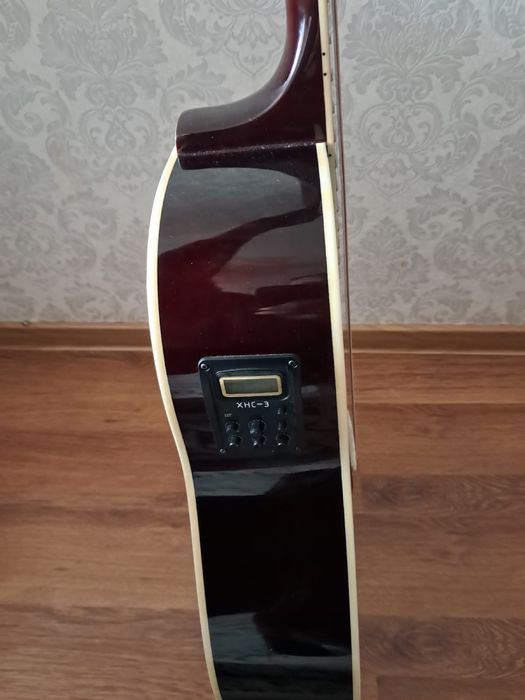 акустическая гитара,торг есть