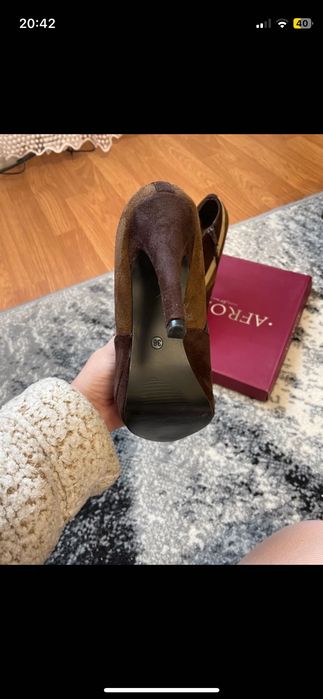Botine scurte cu toc
