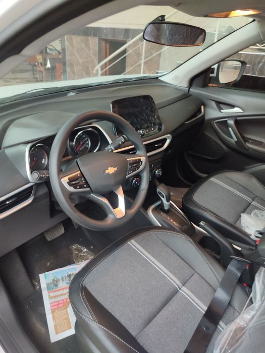 Tracker tuebo Yengi bez prabeg