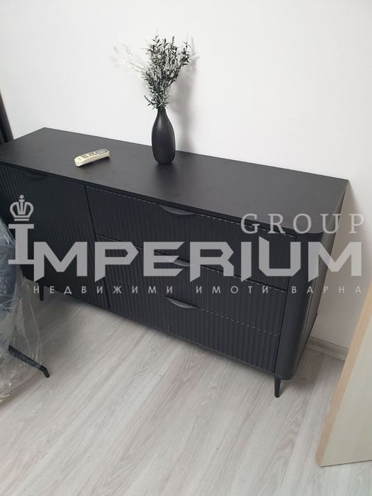 тристаен апартамент до Икономически университет, гр.Варна