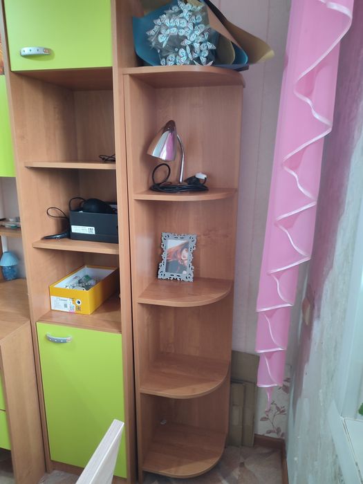 Продам ученическую стенку