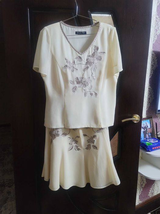 Вечерние платья в отличном состоянии