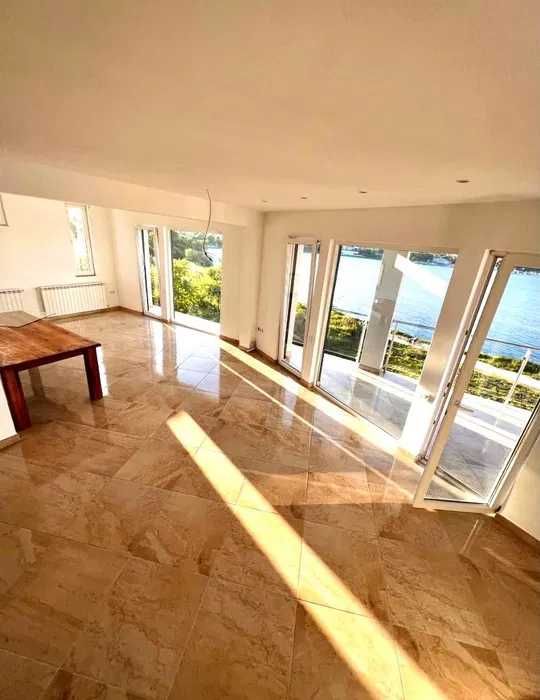 Продава се Тристаен апартамент в Царево - 147 кв.м за 1402 €/кв.м - Снимка #2