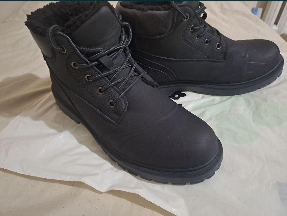 Продам  зимние ботинки