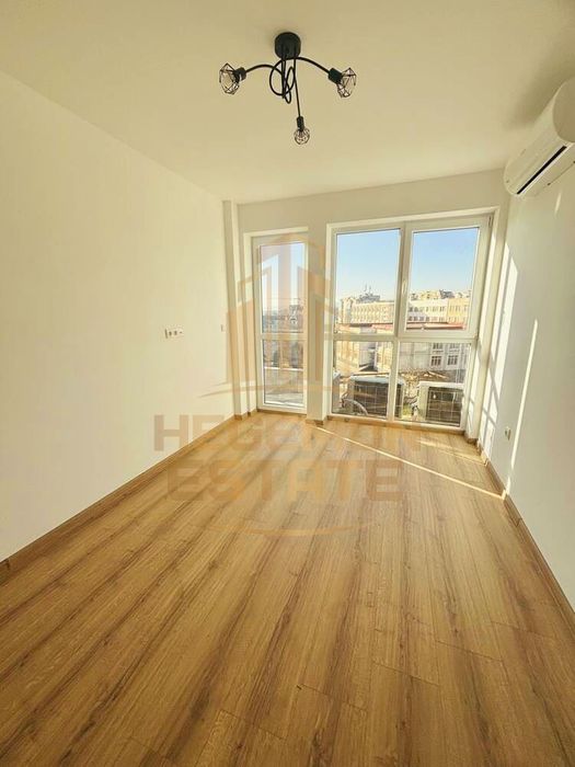 Продава се Двустаен апартамент в Варна, Кайсиева градина - 61 кв.м за 1284 €/кв.м - Снимка #4