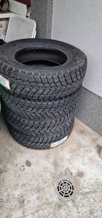 Продавам чисто нови зимни гуми