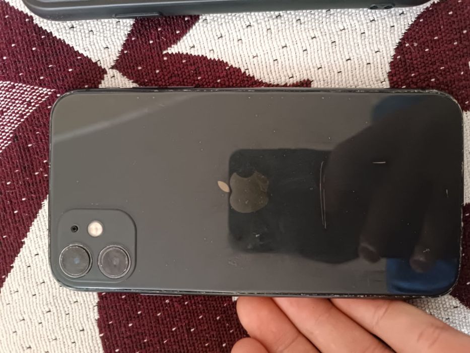 Iphone 11 в хорошем состояние