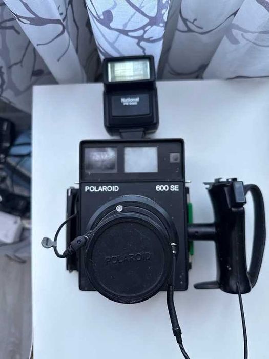 Polaroid 600SE Instant Film Camera Mamiya 127mm F4.7 Lens