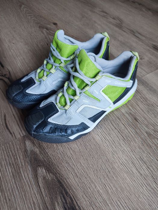 Pantofi drumetie Quechua Crossrock, marime 36, stare foarte buna