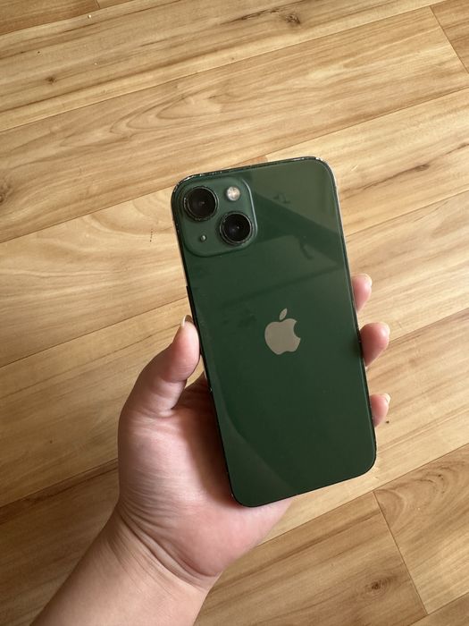 iPhone 13 128гб отличный