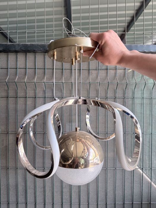 Продам люстру стильную