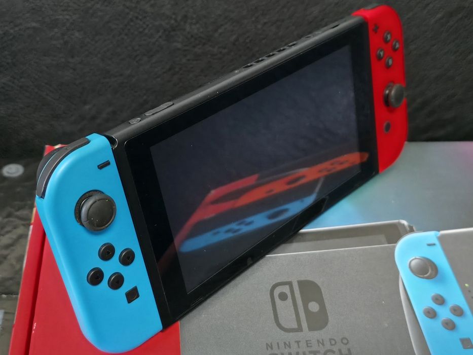 КАТО НОВ Nintendo Swith (NEON RED and NEON BLUE JOY-CONS) Озон 2024г.