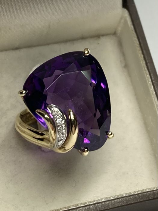 Inel aur cu Amethyst si diamante