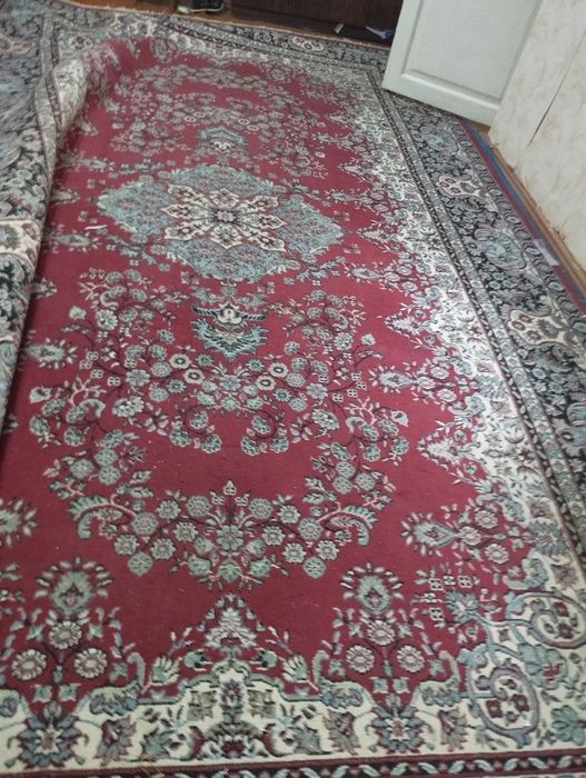 Срочно продам ковёр