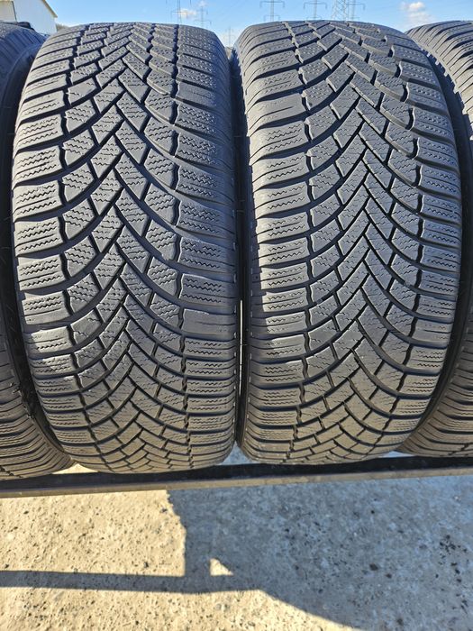Vând anvelope iarna 225/55/18 225/55r18 BRIGESTONE