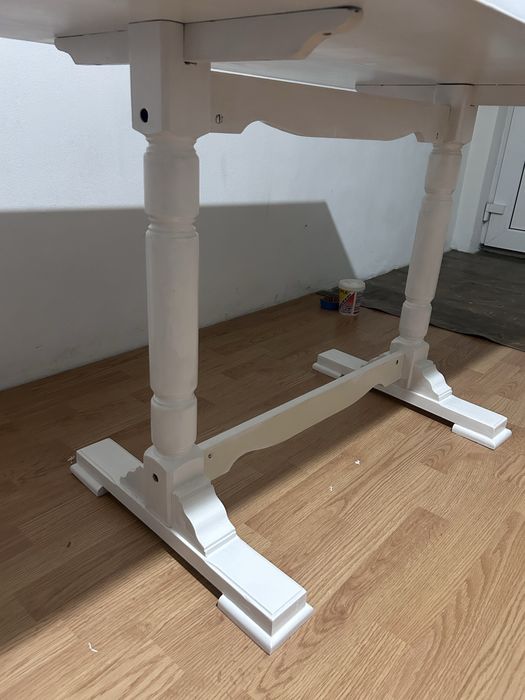 Masa  din lemn madiv